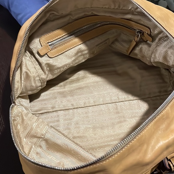 Authentic Prada handbag - Picture 6 of 8